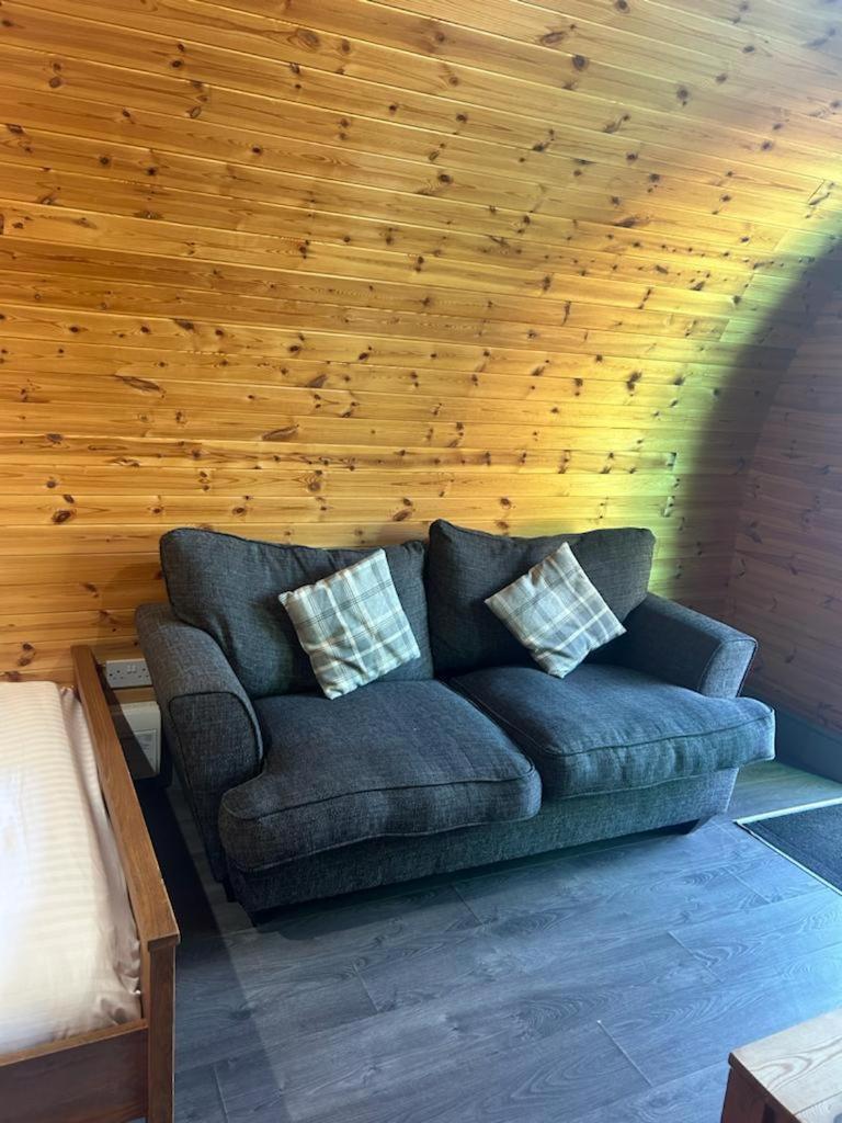 Original Glamping Pod With Hot Tub Hotel Frodsham Exterior photo